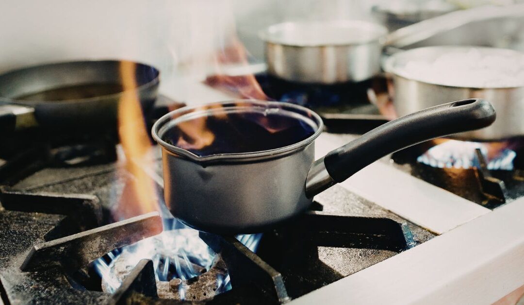 The Ultimate Guide to Kitchen Essentials: Mastering Saucepans & Stock Pots for Every Home Cook